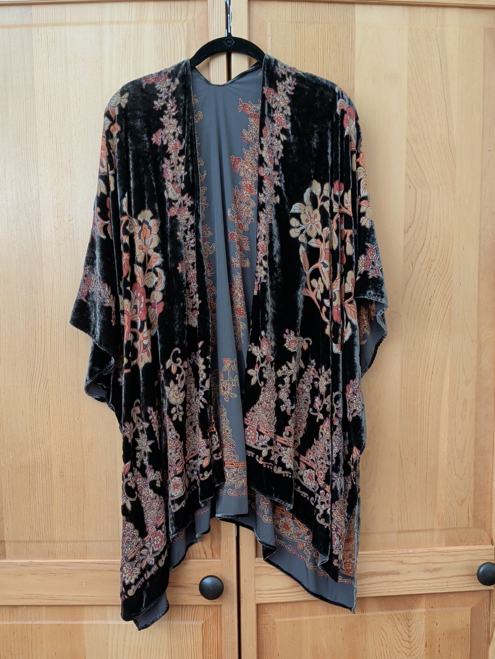 lovestitch Gray Floral Velvet-Trim Kimono Topper with Rust and Cream Accents